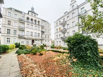 Lokal z potencjałem inwestycyjnym w kamienicy